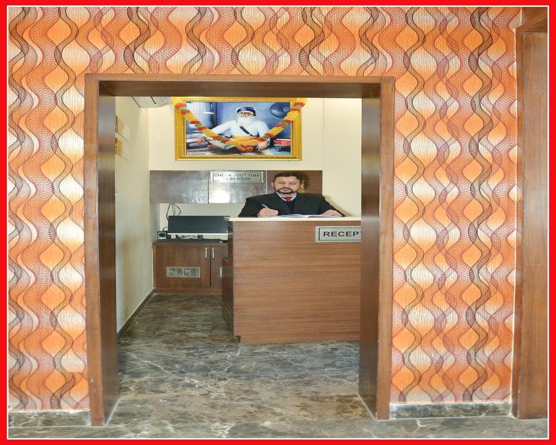 Hotel Temple Inn Amritsar Bagian luar foto